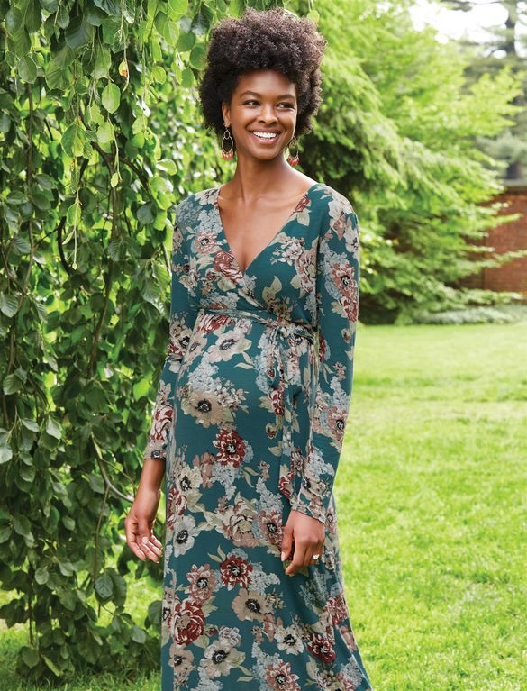 Maternity Clothes for Working Moms: 5 Must-Have Pieces