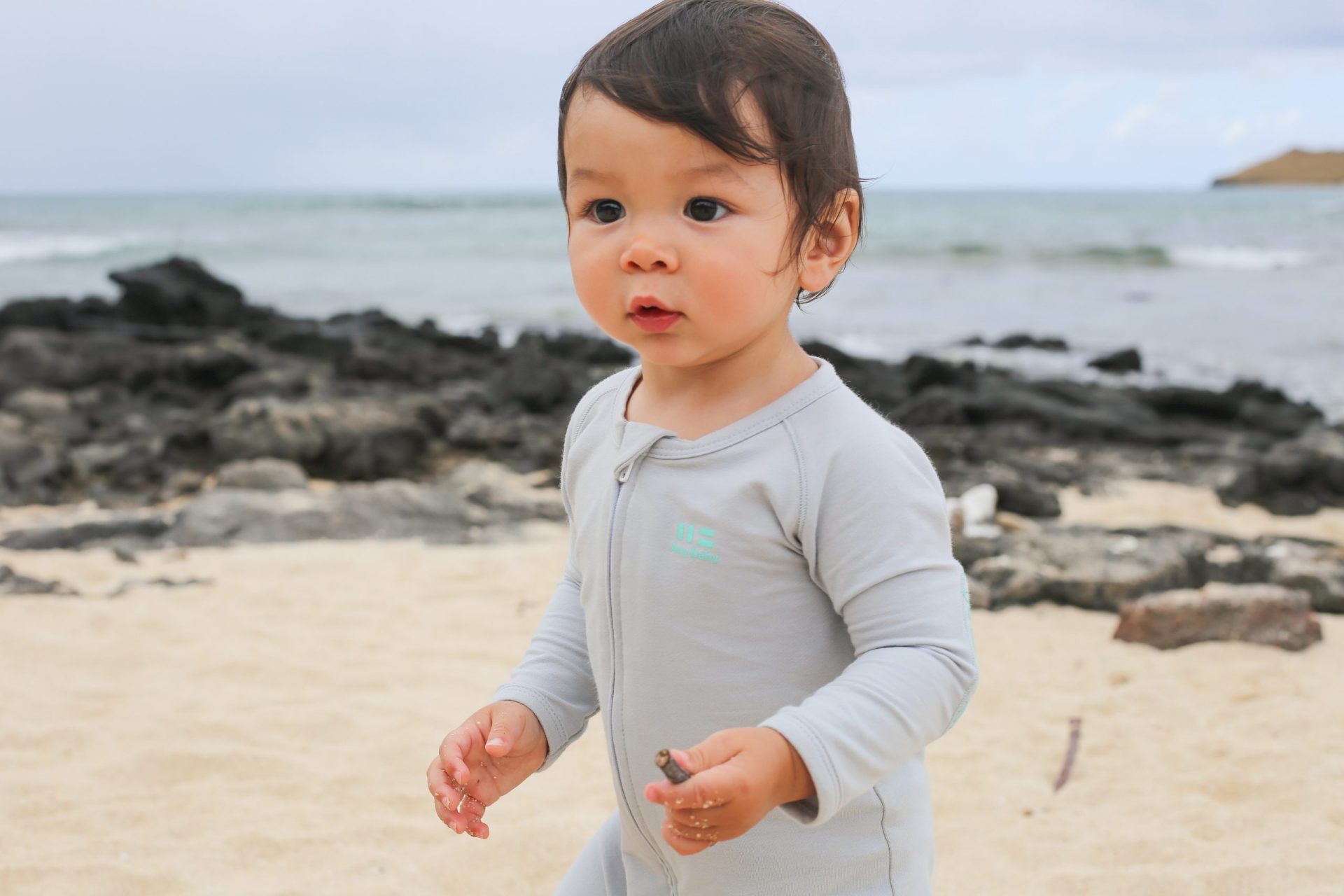 Any Baby: THE Smartest Playsuit for Babies