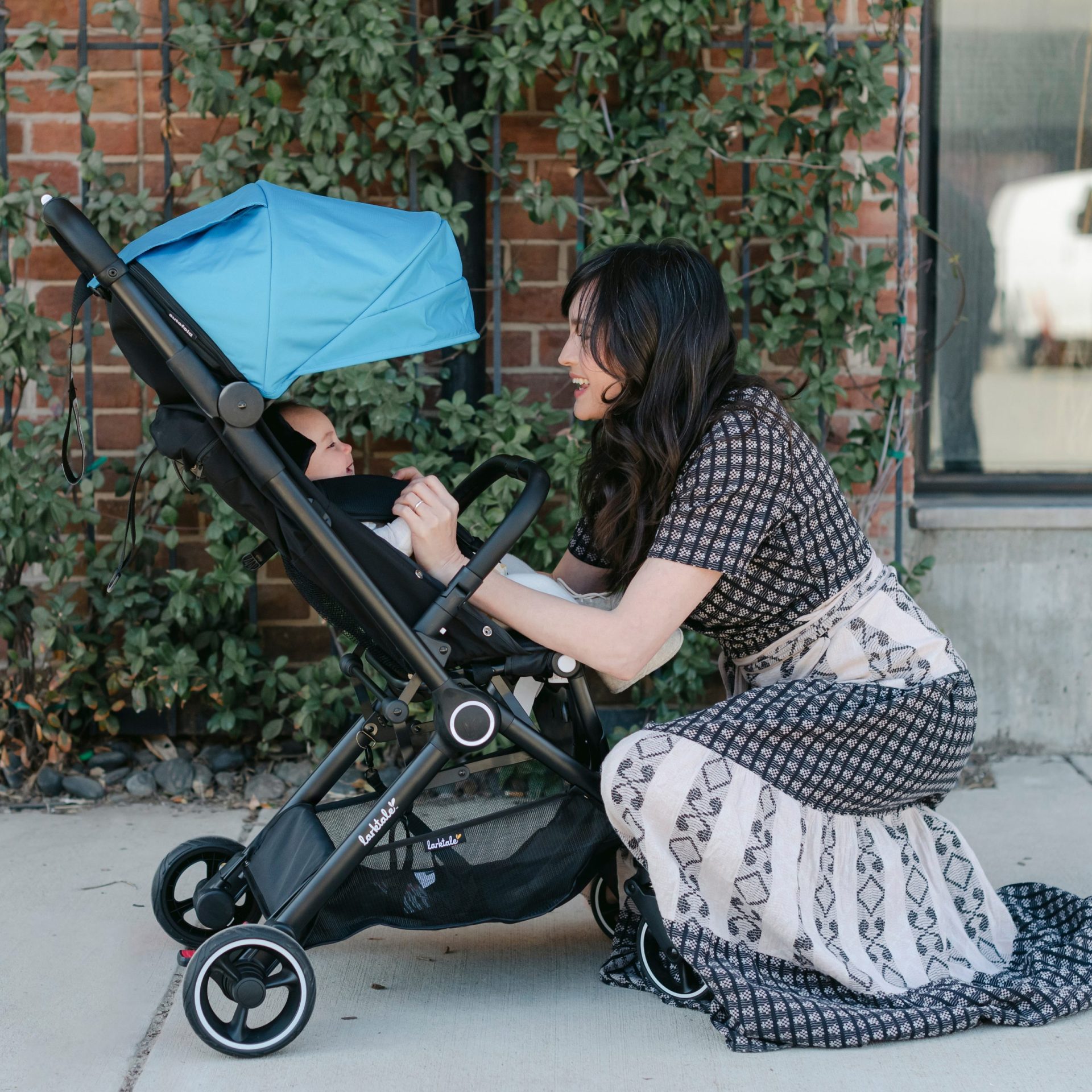A Truly Hands-Free Stroller: The Larktale Autofold