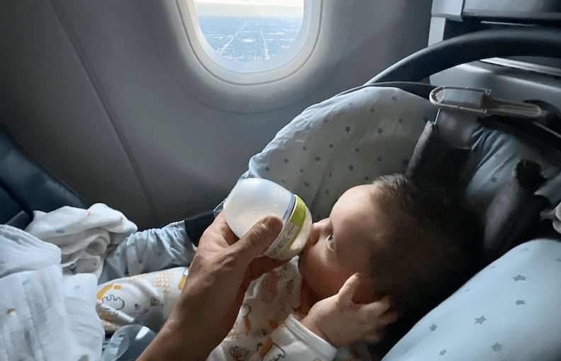 Gugu Guru & comotomo’s Checklist for Baby’s First Flight